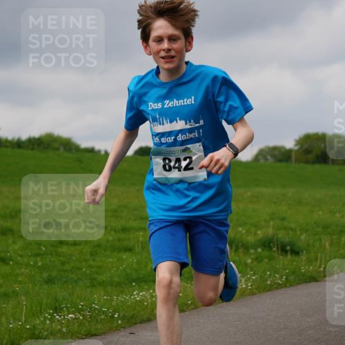 05.05.2024 - 7. Wedeler Halbmarathon Fuchs,  Jonas http://msf.ph/oto/6233347 05.05.2024 11:15:21 Laufen 56, 842 meine-sportfotos.de