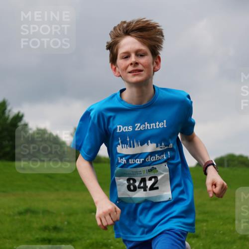 05.05.2024 - 7. Wedeler Halbmarathon Fuchs,  Jonas http://msf.ph/oto/6233350 05.05.2024 11:15:22 Laufen 26, 842 meine-sportfotos.de