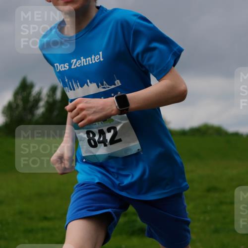 05.05.2024 - 7. Wedeler Halbmarathon Fuchs,  Jonas http://msf.ph/oto/6233352 05.05.2024 11:15:22 Laufen 842 meine-sportfotos.de