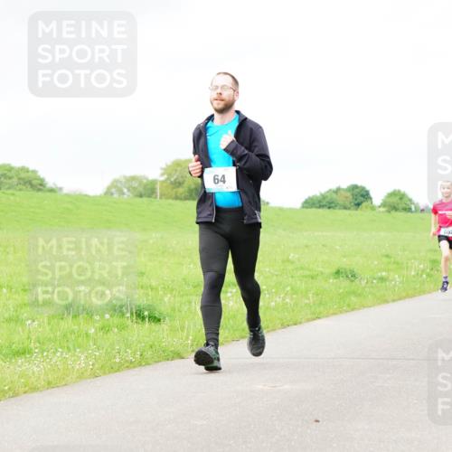 05.05.2024 - 7. Wedeler Halbmarathon Fuchs,  Jonas http://msf.ph/oto/6233362 05.05.2024 11:15:26 Laufen 64, 73, 602, 714 meine-sportfotos.de