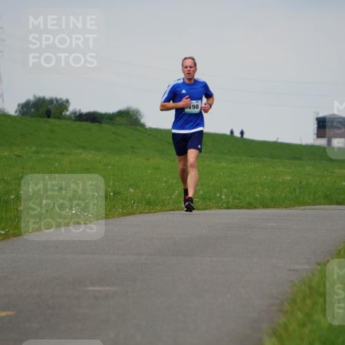 05.05.2024 - 7. Wedeler Halbmarathon Fuchs,  Jonas http://msf.ph/oto/6233433 05.05.2024 11:15:43 Laufen 96 meine-sportfotos.de
