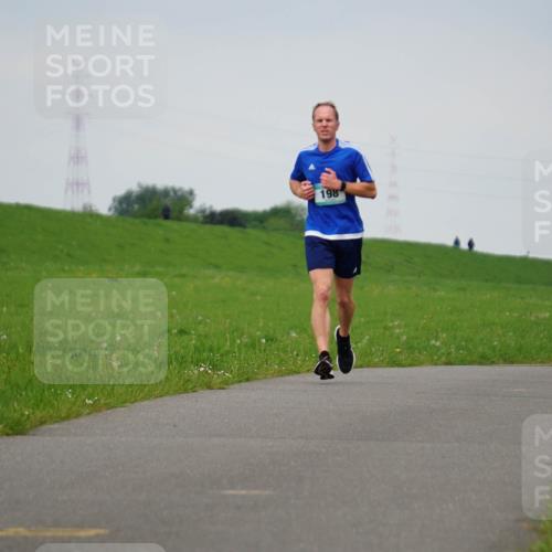 05.05.2024 - 7. Wedeler Halbmarathon Fuchs,  Jonas http://msf.ph/oto/6233437 05.05.2024 11:15:45 Laufen  meine-sportfotos.de