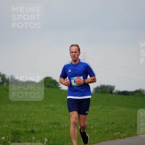 05.05.2024 - 7. Wedeler Halbmarathon Fuchs,  Jonas http://msf.ph/oto/6233440 05.05.2024 11:15:50 Laufen  meine-sportfotos.de