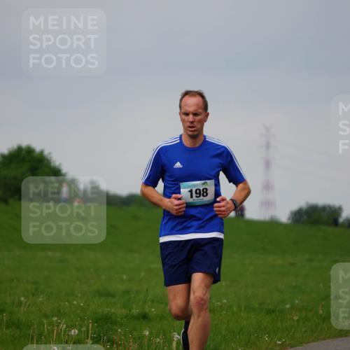 05.05.2024 - 7. Wedeler Halbmarathon Fuchs,  Jonas http://msf.ph/oto/6233443 05.05.2024 11:15:51 Laufen 198 meine-sportfotos.de