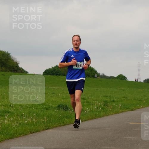 05.05.2024 - 7. Wedeler Halbmarathon Fuchs,  Jonas http://msf.ph/oto/6233446 05.05.2024 11:15:54 Laufen 198 meine-sportfotos.de