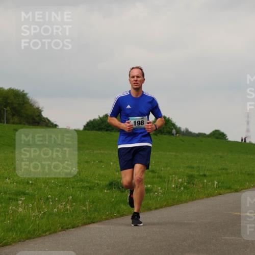 05.05.2024 - 7. Wedeler Halbmarathon Fuchs,  Jonas http://msf.ph/oto/6233447 05.05.2024 11:15:54 Laufen 198 meine-sportfotos.de