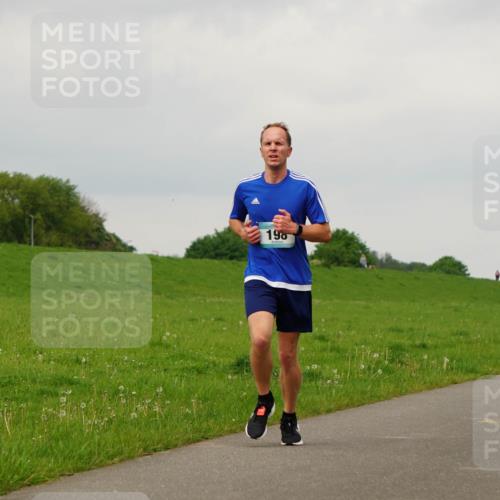 05.05.2024 - 7. Wedeler Halbmarathon Fuchs,  Jonas http://msf.ph/oto/6233448 05.05.2024 11:15:54 Laufen 198 meine-sportfotos.de