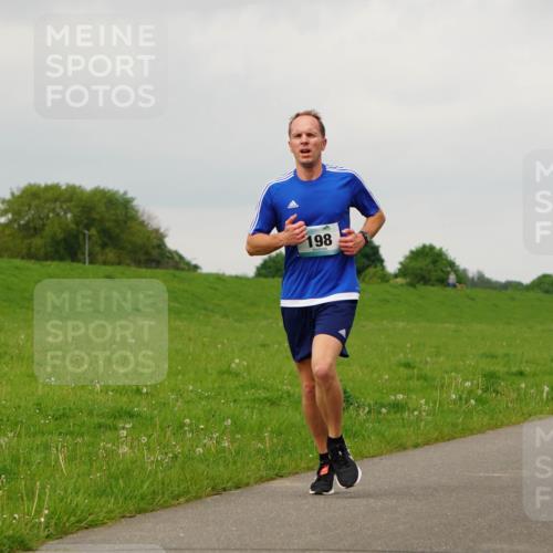 05.05.2024 - 7. Wedeler Halbmarathon Fuchs,  Jonas http://msf.ph/oto/6233451 05.05.2024 11:15:55 Laufen 198 meine-sportfotos.de