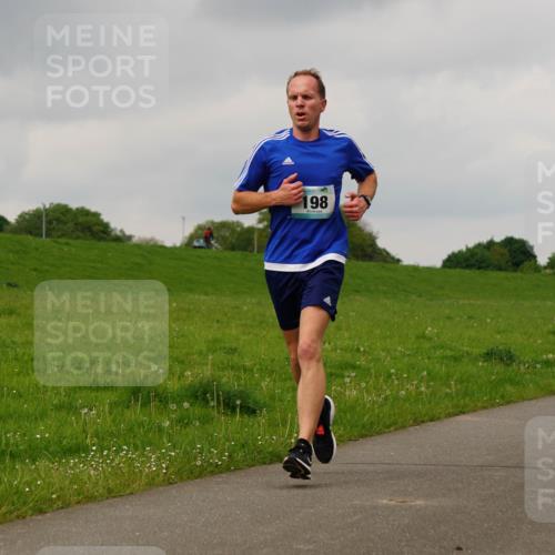 05.05.2024 - 7. Wedeler Halbmarathon Fuchs,  Jonas http://msf.ph/oto/6233457 05.05.2024 11:15:56 Laufen 198 meine-sportfotos.de
