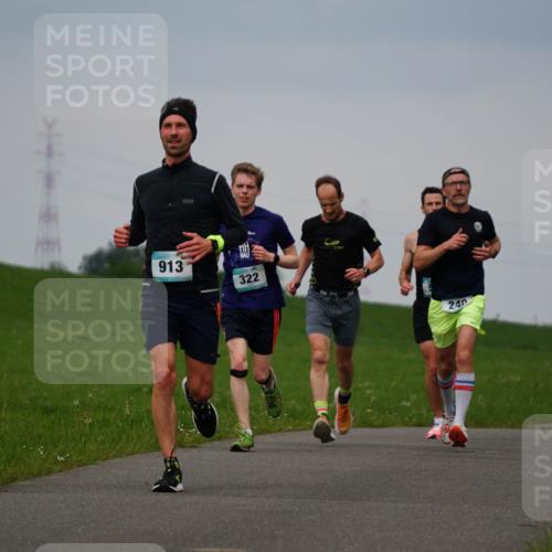 05.05.2024 - 7. Wedeler Halbmarathon Fuchs,  Jonas http://msf.ph/oto/6233491 05.05.2024 11:16:16 Laufen 913, 322, 240 meine-sportfotos.de