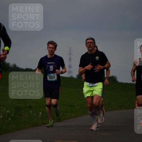 05.05.2024 - 7. Wedeler Halbmarathon Fuchs,  Jonas http://msf.ph/oto/6233517 05.05.2024 11:16:20 Laufen 913, 322, 592, 240 meine-sportfotos.de