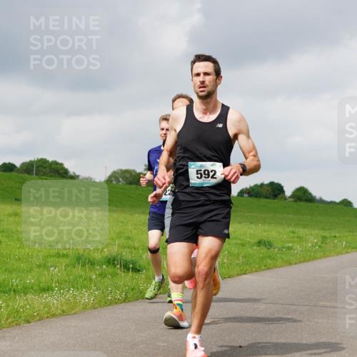 05.05.2024 - 7. Wedeler Halbmarathon Fuchs,  Jonas http://msf.ph/oto/6233527 05.05.2024 11:16:26 Laufen 592 meine-sportfotos.de