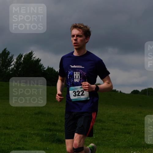 05.05.2024 - 7. Wedeler Halbmarathon Fuchs,  Jonas http://msf.ph/oto/6233540 05.05.2024 11:16:28 Laufen 322 meine-sportfotos.de