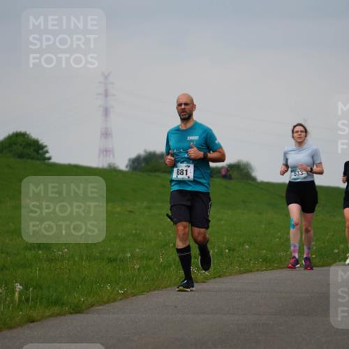 05.05.2024 - 7. Wedeler Halbmarathon Fuchs,  Jonas http://msf.ph/oto/6233550 05.05.2024 11:16:36 Laufen 881, 533, 682, 698 meine-sportfotos.de