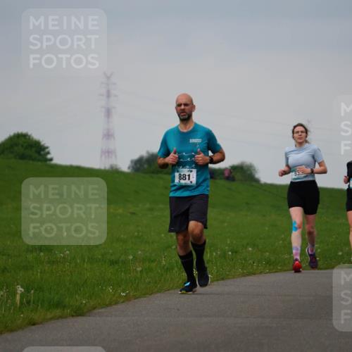 05.05.2024 - 7. Wedeler Halbmarathon Fuchs,  Jonas http://msf.ph/oto/6233551 05.05.2024 11:16:36 Laufen 8818, 698 meine-sportfotos.de