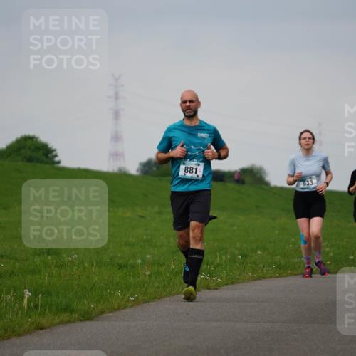 05.05.2024 - 7. Wedeler Halbmarathon Fuchs,  Jonas http://msf.ph/oto/6233553 05.05.2024 11:16:36 Laufen 881, 533, 682, 698 meine-sportfotos.de