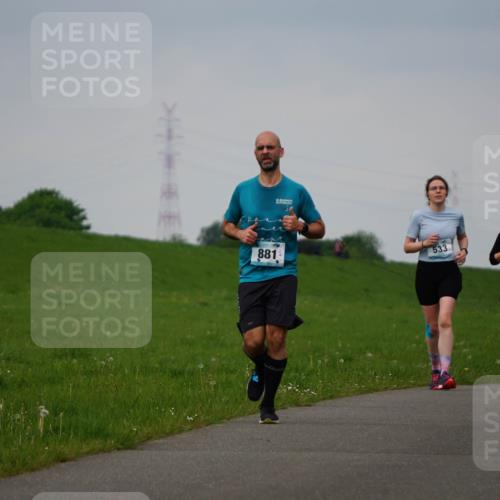 05.05.2024 - 7. Wedeler Halbmarathon Fuchs,  Jonas http://msf.ph/oto/6233554 05.05.2024 11:16:36 Laufen 8815, 533, 682, 698 meine-sportfotos.de