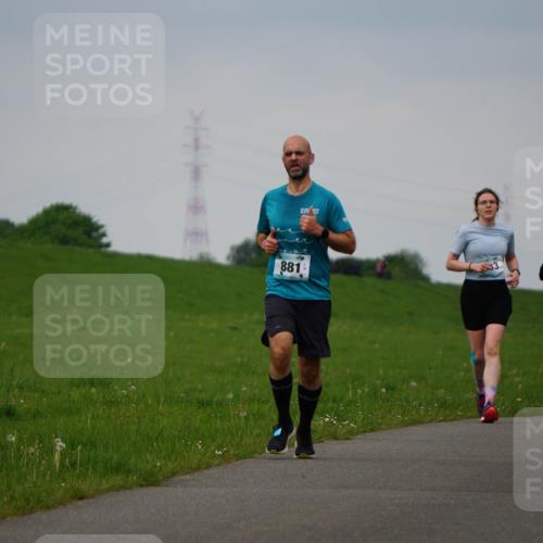 05.05.2024 - 7. Wedeler Halbmarathon Fuchs,  Jonas http://msf.ph/oto/6233555 05.05.2024 11:16:36 Laufen 881, 682, 698 meine-sportfotos.de