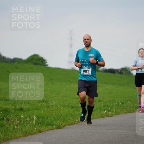 05.05.2024 - 7. Wedeler Halbmarathon Fuchs,  Jonas http://msf.ph/oto/6233557 05.05.2024 11:16:37 Laufen 881, 533, 682 meine-sportfotos.de