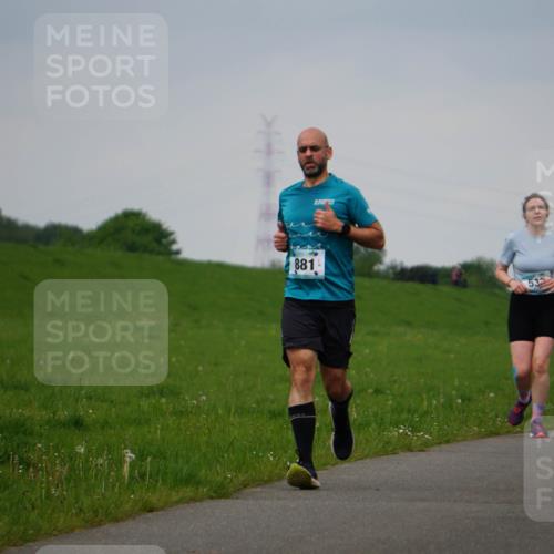 05.05.2024 - 7. Wedeler Halbmarathon Fuchs,  Jonas http://msf.ph/oto/6233559 05.05.2024 11:16:37 Laufen 881, 53, 682 meine-sportfotos.de