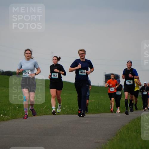 05.05.2024 - 7. Wedeler Halbmarathon Fuchs,  Jonas http://msf.ph/oto/6233562 05.05.2024 11:16:38 Laufen 533, 682, 698, 901, 865, 774, 389 meine-sportfotos.de