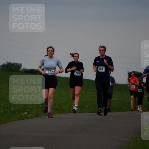 05.05.2024 - 7. Wedeler Halbmarathon Fuchs,  Jonas http://msf.ph/oto/6233566 05.05.2024 11:16:38 Laufen 8815, 533, 682, 698, 901, 865, 774, 389 meine-sportfotos.de