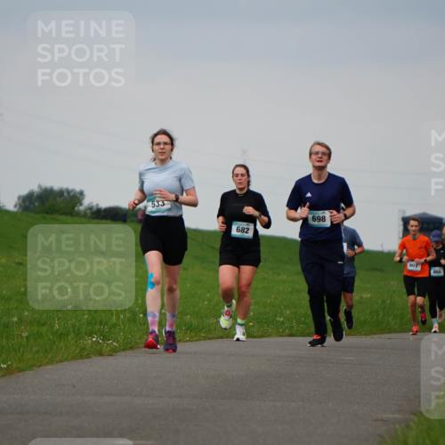 05.05.2024 - 7. Wedeler Halbmarathon Fuchs,  Jonas http://msf.ph/oto/6233568 05.05.2024 11:16:39 Laufen 881, 533, 682, 698, 901, 865, 774, 776 meine-sportfotos.de