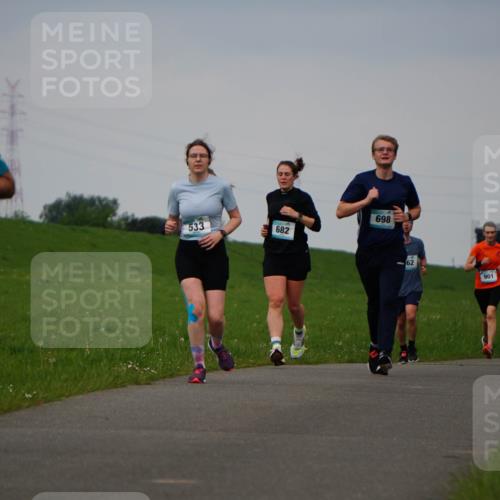 05.05.2024 - 7. Wedeler Halbmarathon Fuchs,  Jonas http://msf.ph/oto/6233570 05.05.2024 11:16:39 Laufen 881, 533, 682, 698, 62, 901, 865, 774 meine-sportfotos.de