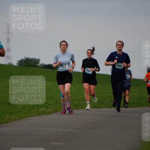 05.05.2024 - 7. Wedeler Halbmarathon Fuchs,  Jonas http://msf.ph/oto/6233571 05.05.2024 11:16:39 Laufen 8815, 533, 682, 698, 62, 901, 865, 774 meine-sportfotos.de