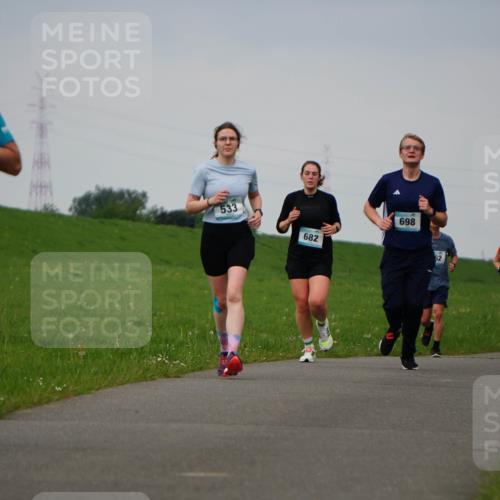 05.05.2024 - 7. Wedeler Halbmarathon Fuchs,  Jonas http://msf.ph/oto/6233572 05.05.2024 11:16:39 Laufen 881, 533, 682, 698, 774 meine-sportfotos.de