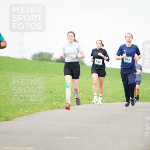 05.05.2024 - 7. Wedeler Halbmarathon Fuchs,  Jonas http://msf.ph/oto/6233577 05.05.2024 11:16:39 Laufen 881, 682, 698, 901, 865, 774 meine-sportfotos.de