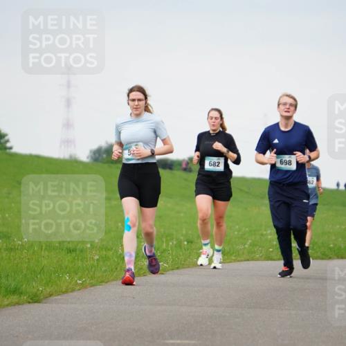05.05.2024 - 7. Wedeler Halbmarathon Fuchs,  Jonas http://msf.ph/oto/6233585 05.05.2024 11:16:41 Laufen 682, 698, 62, 901, 774 meine-sportfotos.de