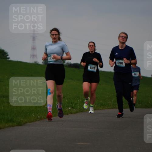 05.05.2024 - 7. Wedeler Halbmarathon Fuchs,  Jonas http://msf.ph/oto/6233588 05.05.2024 11:16:41 Laufen 682, 698, 662, 774 meine-sportfotos.de
