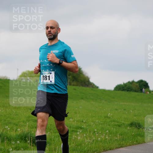 05.05.2024 - 7. Wedeler Halbmarathon Fuchs,  Jonas http://msf.ph/oto/6233589 05.05.2024 11:16:44 Laufen 881 meine-sportfotos.de