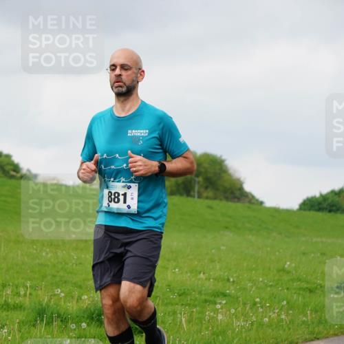 05.05.2024 - 7. Wedeler Halbmarathon Fuchs,  Jonas http://msf.ph/oto/6233591 05.05.2024 11:16:44 Laufen 881, 32 meine-sportfotos.de