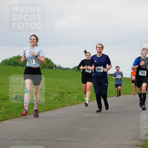 05.05.2024 - 7. Wedeler Halbmarathon Fuchs,  Jonas http://msf.ph/oto/6233607 05.05.2024 11:16:47 Laufen 533, 682, 698, 662, 774, 16 meine-sportfotos.de