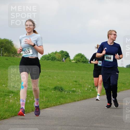 05.05.2024 - 7. Wedeler Halbmarathon Fuchs,  Jonas http://msf.ph/oto/6233618 05.05.2024 11:16:49 Laufen 533, 61, 698, 662, 774 meine-sportfotos.de