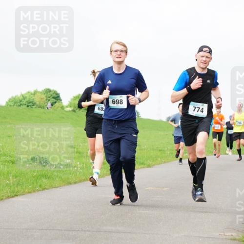 05.05.2024 - 7. Wedeler Halbmarathon Fuchs,  Jonas http://msf.ph/oto/6233621 05.05.2024 11:16:49 Laufen 68, 698, 774, 901, 901, 776, 389 meine-sportfotos.de