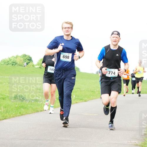 05.05.2024 - 7. Wedeler Halbmarathon Fuchs,  Jonas http://msf.ph/oto/6233623 05.05.2024 11:16:49 Laufen 698, 682, 774, 901, 776, 389 meine-sportfotos.de