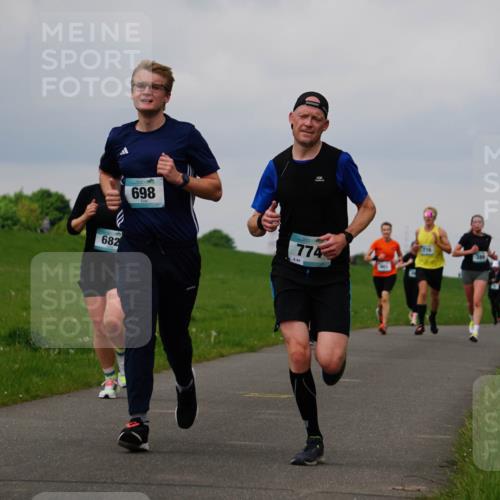 05.05.2024 - 7. Wedeler Halbmarathon Fuchs,  Jonas http://msf.ph/oto/6233627 05.05.2024 11:16:50 Laufen 682, 698, 774, 84, 776, 389 meine-sportfotos.de