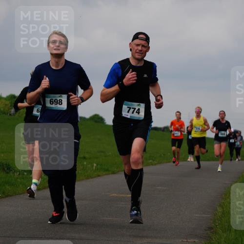 05.05.2024 - 7. Wedeler Halbmarathon Fuchs,  Jonas http://msf.ph/oto/6233629 05.05.2024 11:16:50 Laufen 6, 698, 774, 84, 389 meine-sportfotos.de