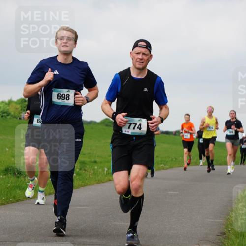 05.05.2024 - 7. Wedeler Halbmarathon Fuchs,  Jonas http://msf.ph/oto/6233631 05.05.2024 11:16:50 Laufen 698, 68, 774, 84, 189 meine-sportfotos.de