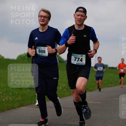 05.05.2024 - 7. Wedeler Halbmarathon Fuchs,  Jonas http://msf.ph/oto/6233636 05.05.2024 11:16:51 Laufen 698, 774, 84 meine-sportfotos.de