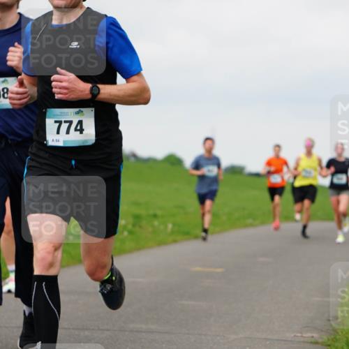 05.05.2024 - 7. Wedeler Halbmarathon Fuchs,  Jonas http://msf.ph/oto/6233642 05.05.2024 11:16:51 Laufen 698, 774, 84 meine-sportfotos.de