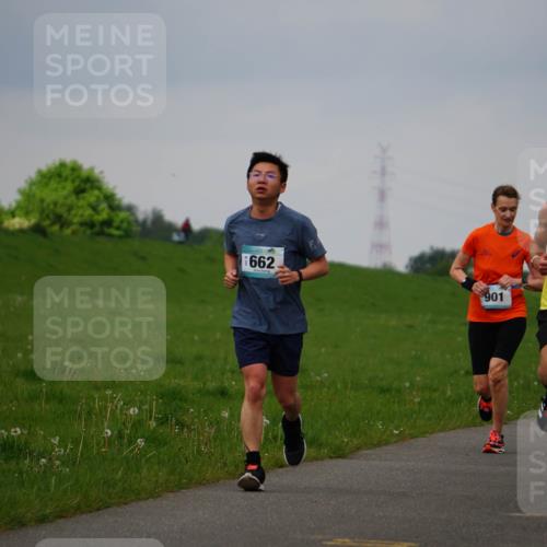 05.05.2024 - 7. Wedeler Halbmarathon Fuchs,  Jonas http://msf.ph/oto/6233647 05.05.2024 11:16:53 Laufen 662, 901, 776, 389 meine-sportfotos.de