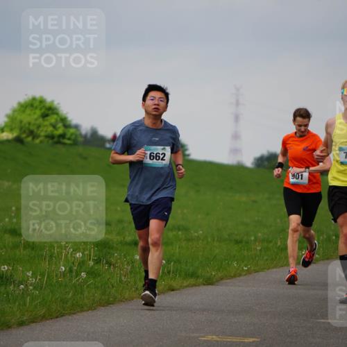 05.05.2024 - 7. Wedeler Halbmarathon Fuchs,  Jonas http://msf.ph/oto/6233650 05.05.2024 11:16:53 Laufen 662, 901, 776, 389 meine-sportfotos.de