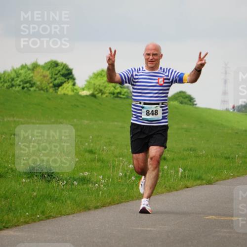 05.05.2024 - 7. Wedeler Halbmarathon Fuchs,  Jonas http://msf.ph/oto/6233781 05.05.2024 11:17:19 Laufen 848 meine-sportfotos.de