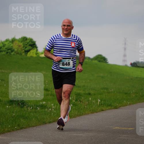 05.05.2024 - 7. Wedeler Halbmarathon Fuchs,  Jonas http://msf.ph/oto/6233788 05.05.2024 11:17:19 Laufen 848 meine-sportfotos.de