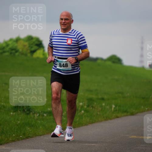 05.05.2024 - 7. Wedeler Halbmarathon Fuchs,  Jonas http://msf.ph/oto/6233791 05.05.2024 11:17:19 Laufen 848 meine-sportfotos.de