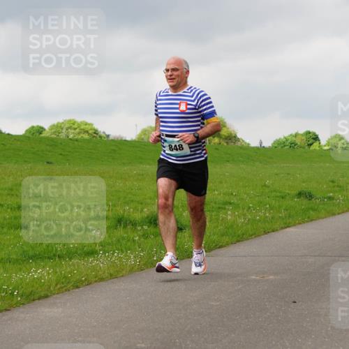 05.05.2024 - 7. Wedeler Halbmarathon Fuchs,  Jonas http://msf.ph/oto/6233797 05.05.2024 11:17:22 Laufen 848 meine-sportfotos.de